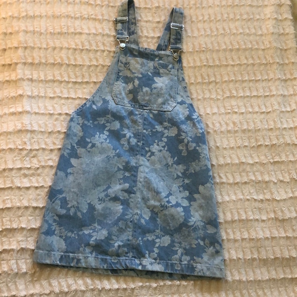 2/$35 Topshop denim  overall minidress w/ floral